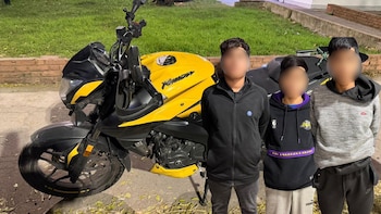 Tres adolescentes robaron una moto y fueron detenidos en la Villa 15: uno de los menores, de 13 años, tenía seis antecedentes