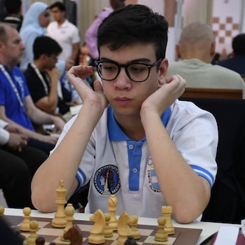 Faustino Oro en la olimpiada de ajedrez