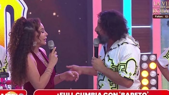 El Loco Wagner bromeó con Janet Barboza cuando la conductora mencionó la palabra “pódcast” en América Hoy.