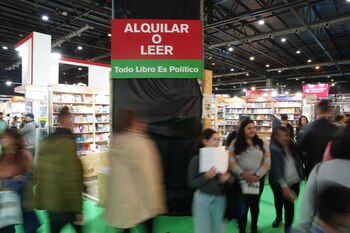 Alquilar o leer, esa parece