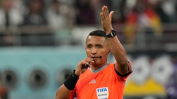 Iván Barton listo para su debut: El salvadoreño liderará el arbitraje del Paraguay vs. Turquía en el Mundial 2026
