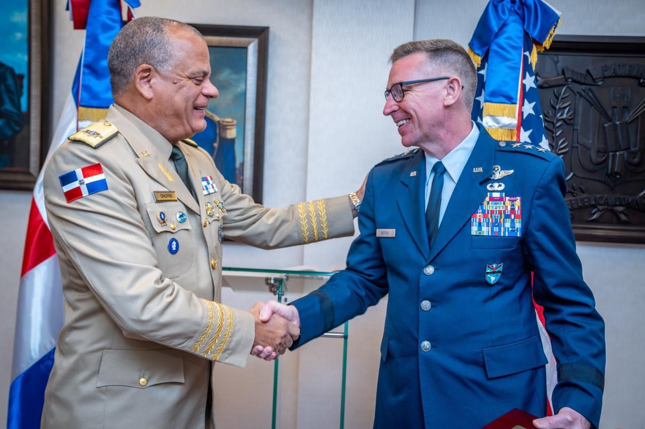 Comando Sur de EE.UU. refuerza alianza militar con República Dominicana
