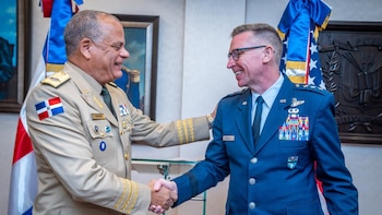 República Dominicana recibe a una misión del Comando Sur de EE.UU. para reforzar la coordinación en defensa