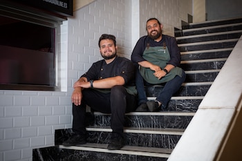 Agustín Mikielievich y Genaro Celia, cocineros al frente de Insurgente y Pollos del Sur (Cedida)