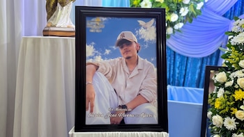 El Komanche llega esta tarde a El Salvador: así se prepara San Sebastián para despedir al streamer salvadoreño