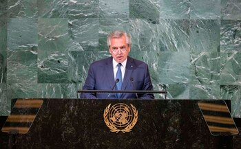 Culpar de los males propios