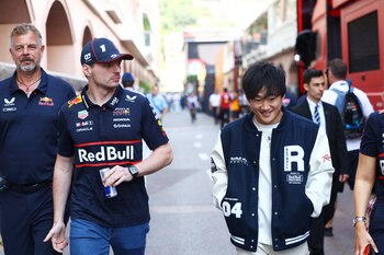 Max Verstappen y Yuki Tsunoda,