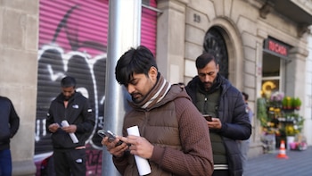 La regularización de migrantes entra en su recta final tras el dictamen del Consejo de Estado: falta la aprobación en el Consejo de Ministros y en el BOE