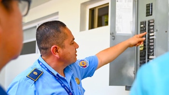 El Salvador: el gobierno ejecuta operativos de control en hoteles y restaurantes por Plan Verano 2026