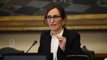 Mónica García acusa a Ayuso de poner "Madrid en venta" y critica sus alianzas internacionales por el Dos de Mayo