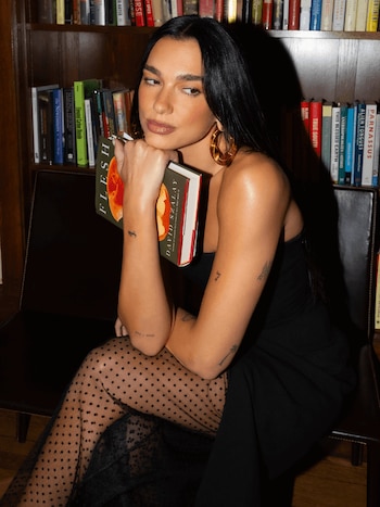 El proyecto surgió de una alianza entre la Livraria Lello y el Service95 Book Club, la plataforma cultural fundada por Dua Lipa en 2023 - (@service95)