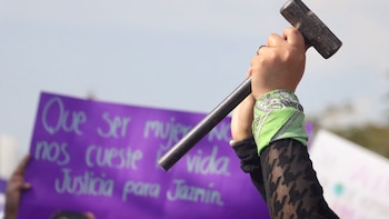 Feminicidios de periodistas y activistas aumentará la pena de cárcel, según iniciativa de ley