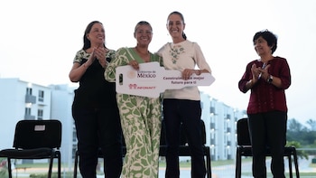Presidenta entrega 900 viviendas nuevas en Veracruz a trabajadores