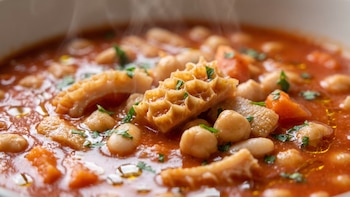 Receta de guiso de mondongos con porotos y garbanzos, rápida y fácil