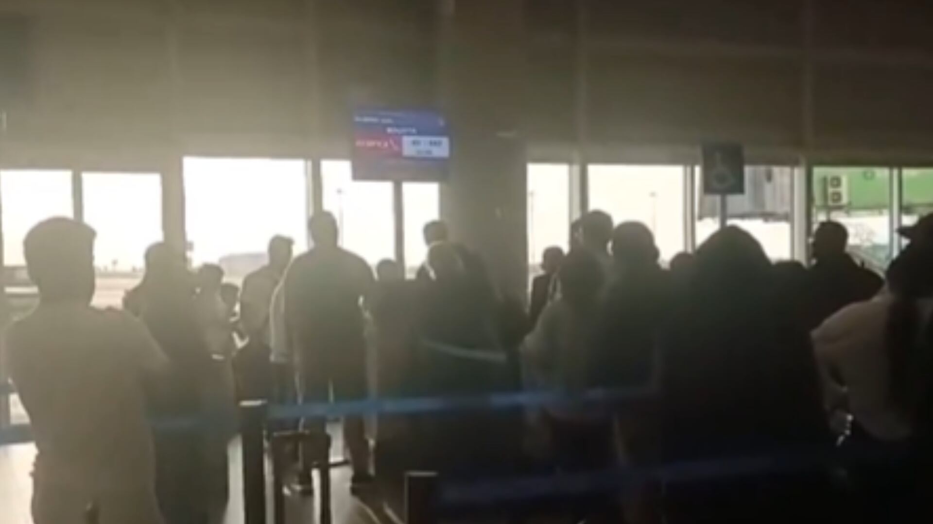 Incertidumbre por vuelo de Avianca a Bogotá: pasajeros siguen varados. Foto: captura Exitosa