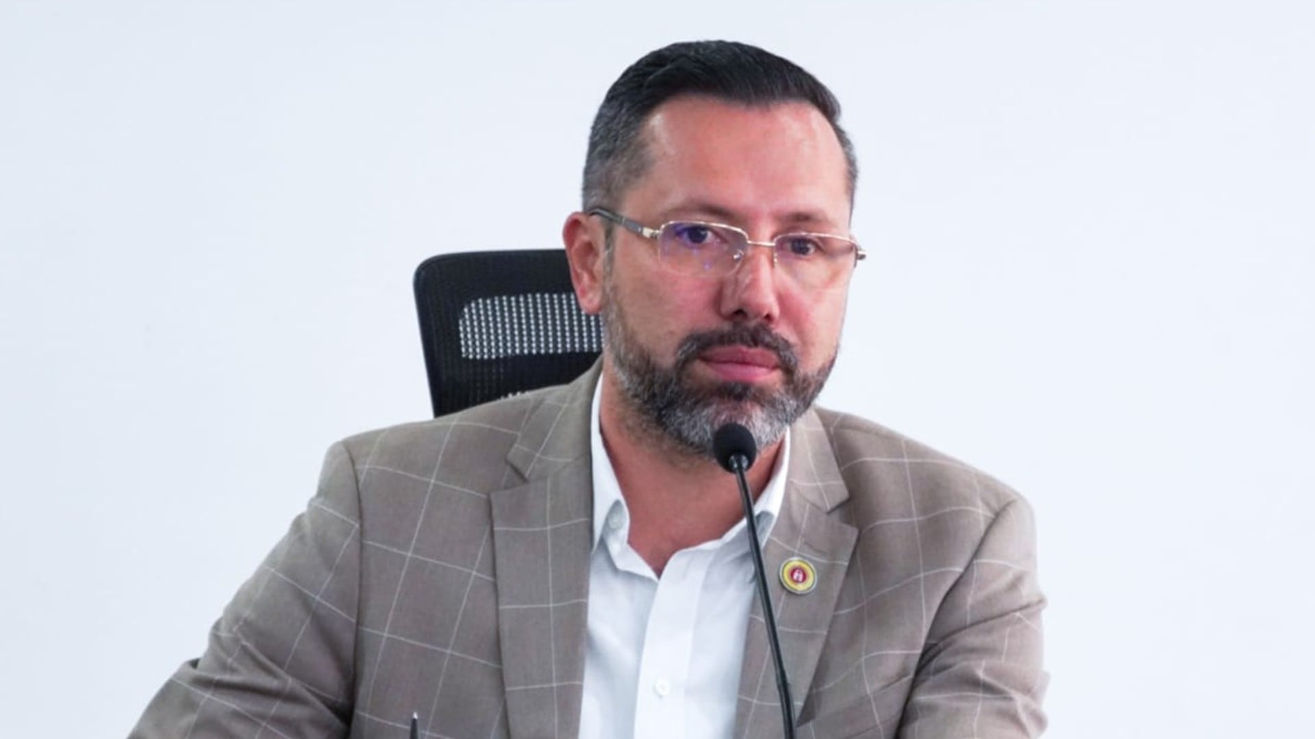 Jaime Andrés Beltrán defendió ante el Senado su actuación durante la emergencia y reiteró sus disculpas por el viaje que realizó a Santa Marta. - crédito @soyjaimeandres / X