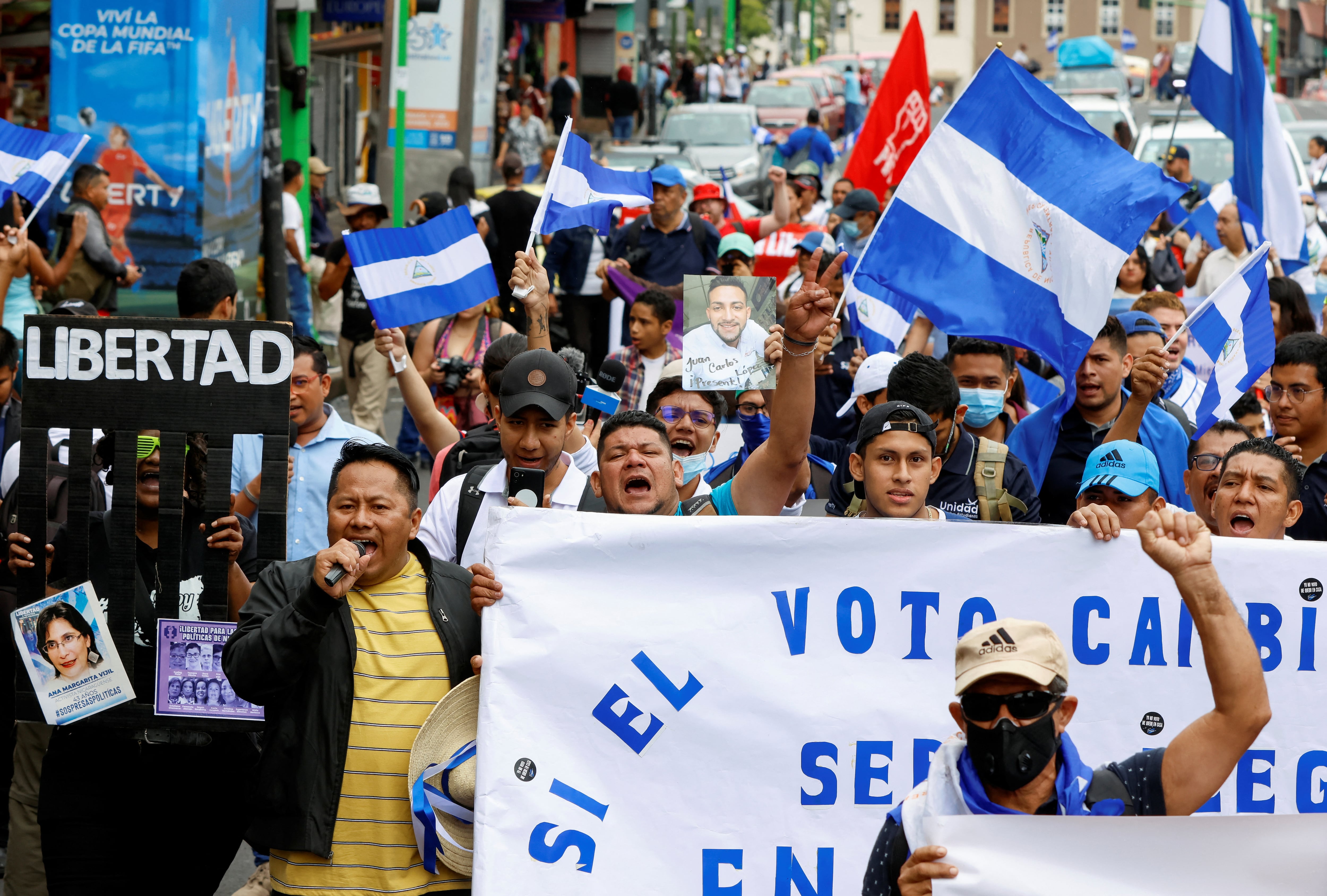 Imagen de archivo: Nicaragüenses exiliados en Costa Rica marcharon en San José, Costa Rica, en protesta contra las fraudulentas elecciones en Nicaragua el 6 de noviembre de 2022 (REUTERS/Mayela López)