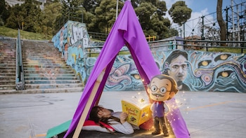 Rin Rin Renacuajo, El Gato Bandido y otros personajes de Pombo cobran vida en el centro histórico de Bogotá