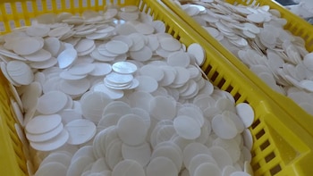 El Santuario de El Cobre recibió equipos y harina donados desde España para reducir la dependencia de envíos extranjeros de hostias. (Imagen de cortesía)