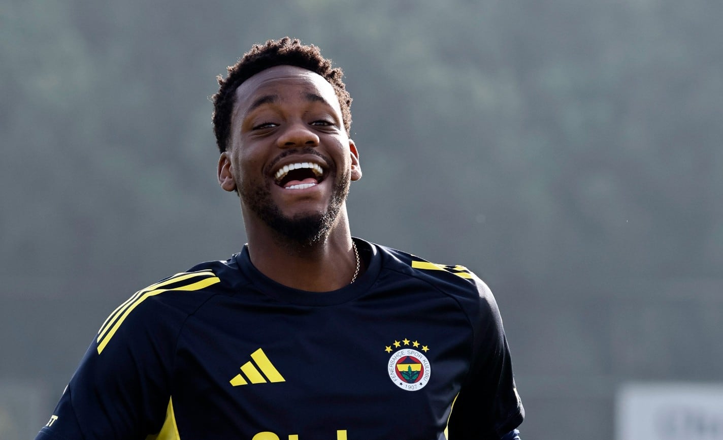 Jhon Jáder Durán tiene contrato con Fenerbahce hasta julio de 2026, cuando termina su préstamo - crédito Fenerbahce SK