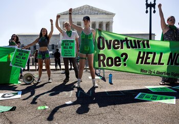 Manifestantes a favor del acceso