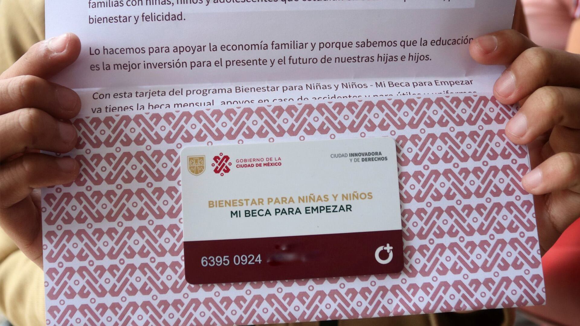 Mi Beca para Empezar beneficia a alumnas y alumnos de nivel básico, a excepción de secundaria, que estudien en algún plantel público de la Ciudad de México. Crédito: Cuartoscuro/Andrea Murcia