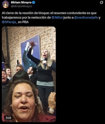 Karina Milei y diputados nacionales de La Libertad Avanza cantan por la reelección del Presidente (Miriam Niveyro)