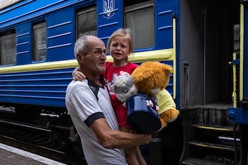 Última oportunidad de huida: civiles dejan Pokrovsk ante avance ruso