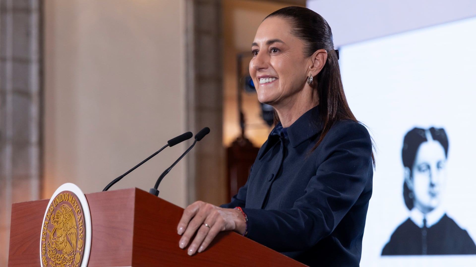 Claudia Sheinbaum llamó a partidos políticos, legisladores y sociedad a cerrar filas en defensa de los mexicanos en Estados Unidos tras la muerte de 17 connacionales. (Presidencia)