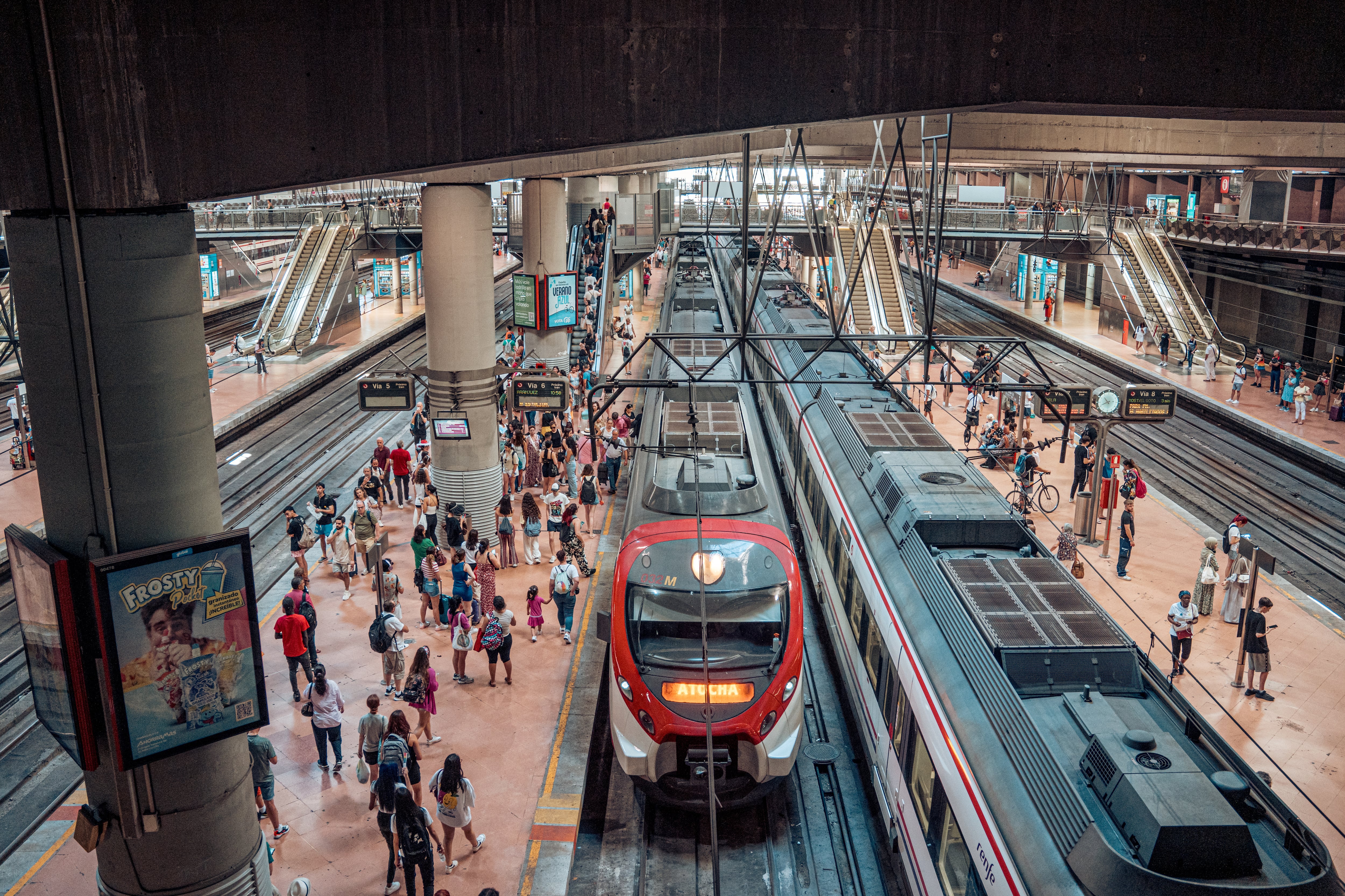 Caos en Atocha: una avería en la estación provoca cortes, retrasos y desvíos en tres líneas de Cercanías