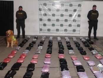 Los cargamentos de droga fueron ocultados en soportes de comedor de mármol, accesorios para motocicletas, cajas de herramientas, guacales de madera y cajas de cartón - crédito Policía Valle
