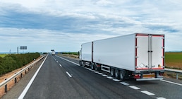 Innovación en el transporte: prueba de duo-tráiler eléctrico impulsa la sostenibilidad logística