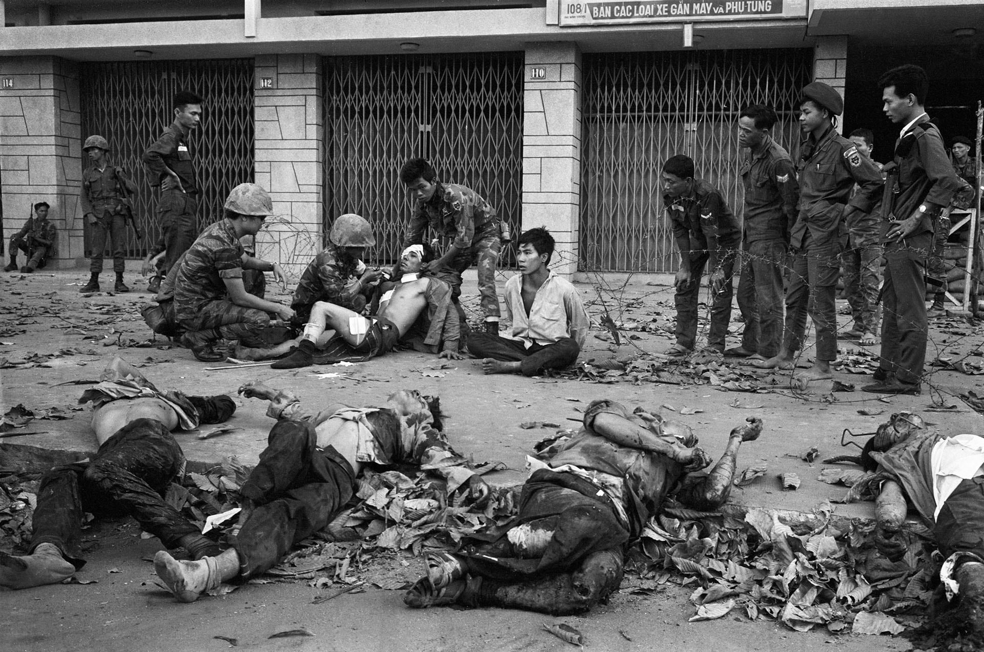 La experiencia de Alvear en Vietnam del Sur permitió identificar desafíos clave para la seguridad nacional argentina, sugiriendo adaptar estrategias flexibles y coordinadas para enfrentar conflictos modernos (AP Photo/Eddie Adams, File)