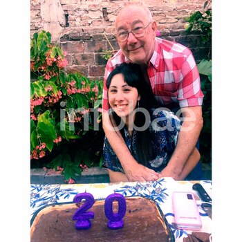 Agustina y su abuelo, inseparables,