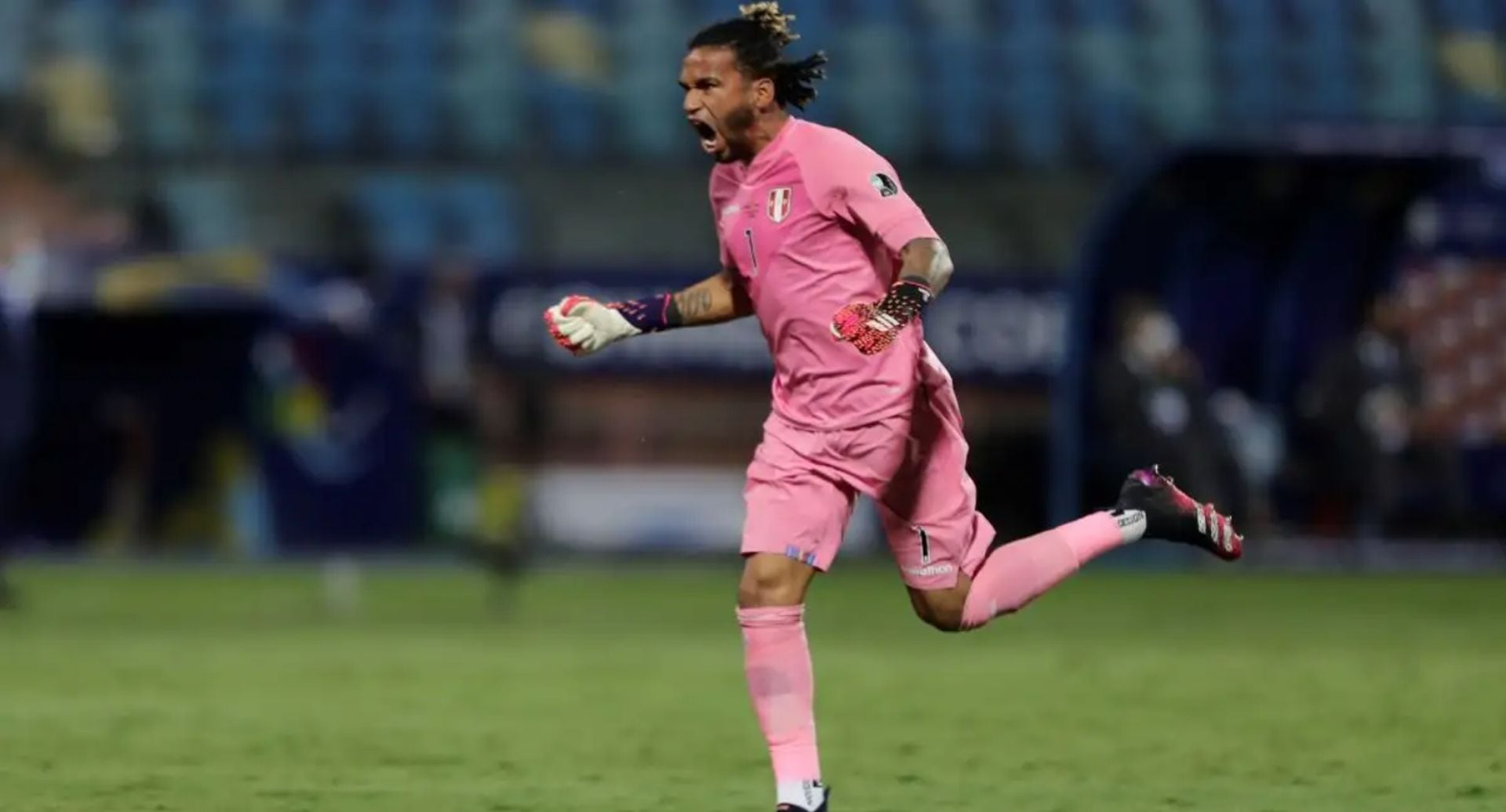 Pedro Gallese acumula 127 partidos con la selección peruana desde su debut en 2014. El arquero fue titular en los cuatro encuentros de Perú durante 2026 y mantiene su lugar entre los habituales. (EFE)