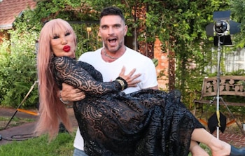 Lyn May junto a Julián