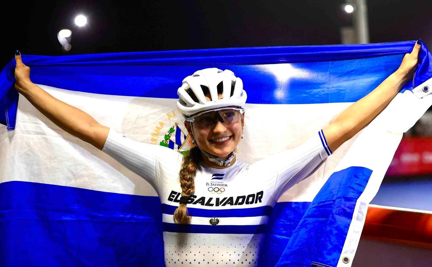 Ivonne Nóchez cerró su participación en los World Skate Games Asunción 2026 con una cosecha de tres medallas para El Salvador. (Cortesía: Instituto Nacional de los Deportes de El Salvador)