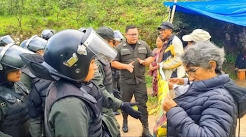 Un contingente policial intervino una