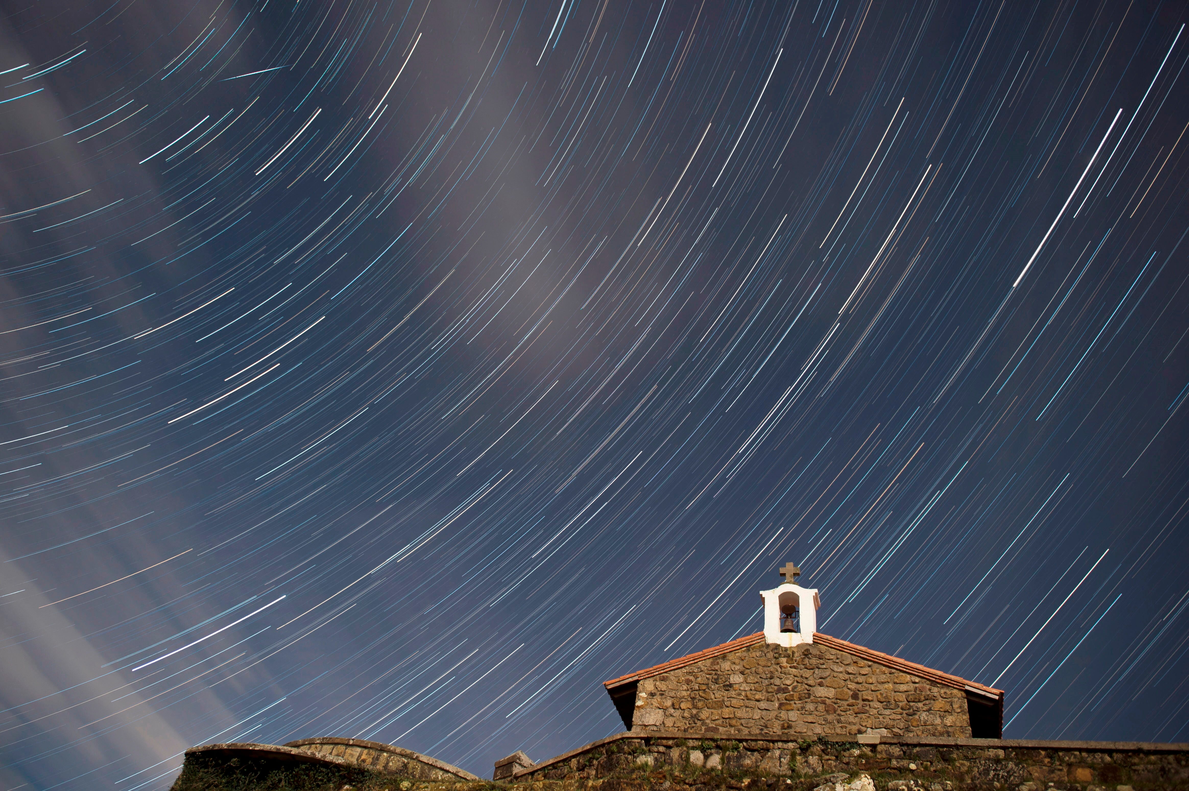 La coincidencia de la superluna y las Cuadrántidas promete imágenes únicas para los observadores del firmamento EFE/ Pedro Puente Hoyos/ Archivo