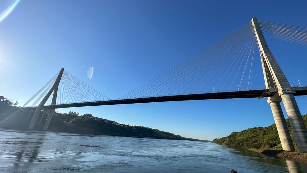 Desde el punto de vista logístico, este esquema implica rediseñar flujos, con mayor protagonismo del transporte terrestre y fluvial en el comercio intrarregional (Foto: Shutterstock)