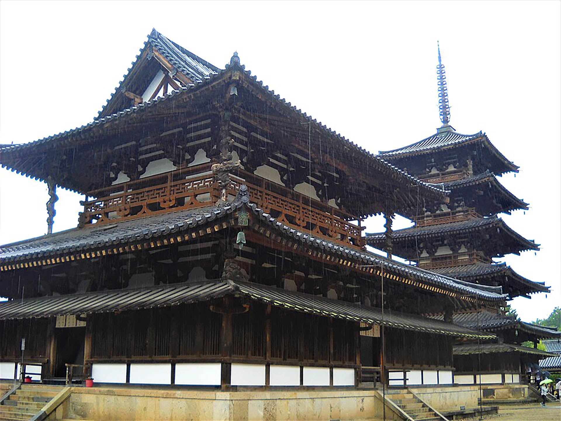 La pagoda y el pabellón principal del templo Hry-ji, en Nara, conservan algunas de las construcciones de madera más antiguas del mundo (Cun Cun / Wikimedia Commons CC BY-SA 4.0)