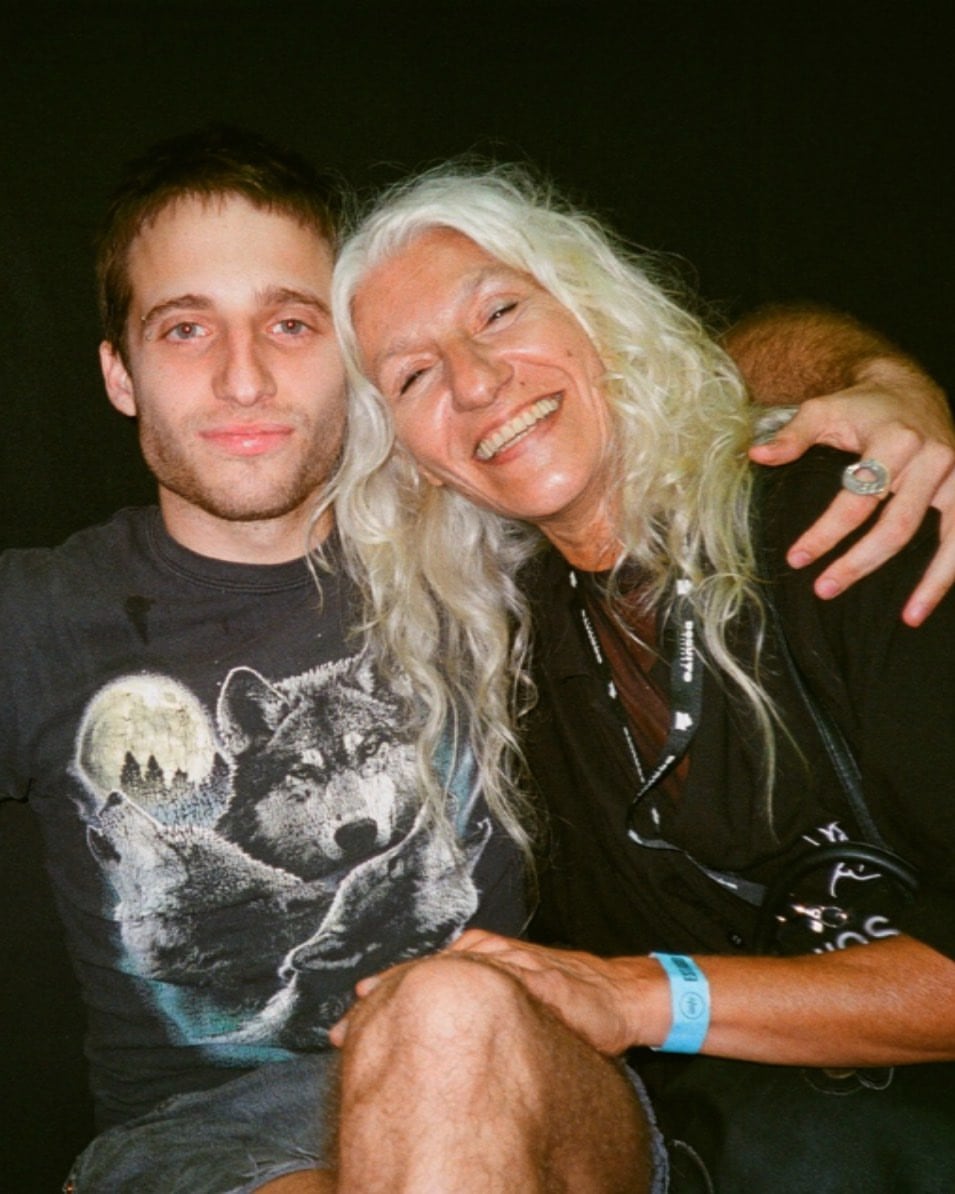 Wos y el apoyo de su madre, una historia de convicciones, música y grandes reconocimientos (Instagram)