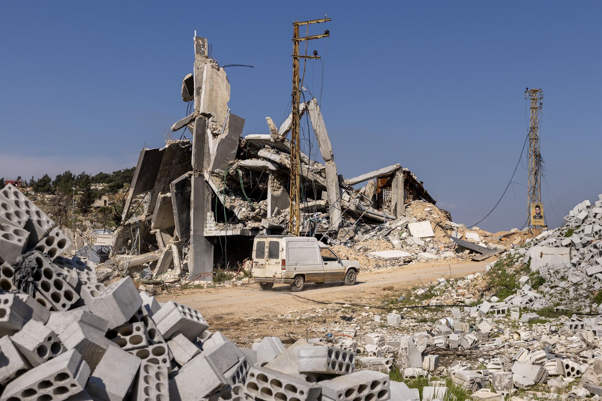 Israel asegura que gran parte del sur de Líbano "está destruido" en una visita oficial al territorio
