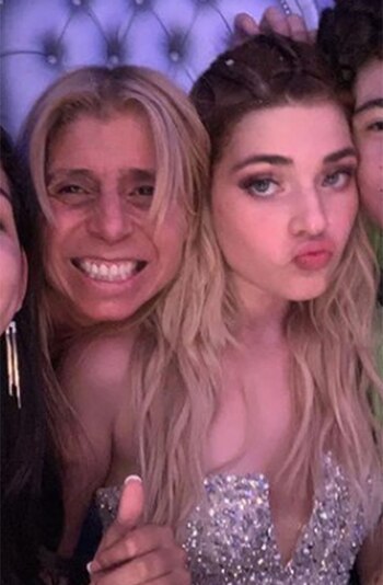 Marisa López con Martita Fort