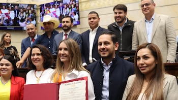 Paloma Valencia recibió condecoración en el Congreso tras 12 años de labor legislativa: “La oposición no se hace desde la ferocidad”