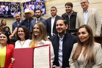 Paloma Valencia fue condecorada en el Congreso de la República - crédito Prensa Esteban Quintero