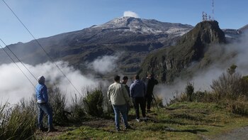 Volcán nevado del Ruiz emitió