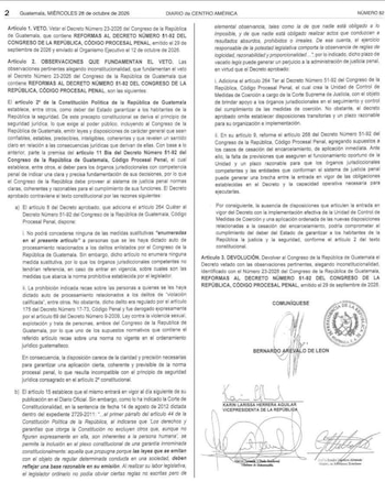 Página impresa con texto legal en dos columnas, sello oficial y firmas de Bernardo Arévalo y Karin Herrera en la parte inferior