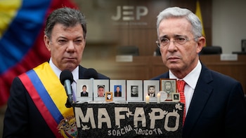 Presidente de la JEP invitó a Uribe y Santos a comparecer sobre los ‘falsos positivos’: “Sería lo más indicado”