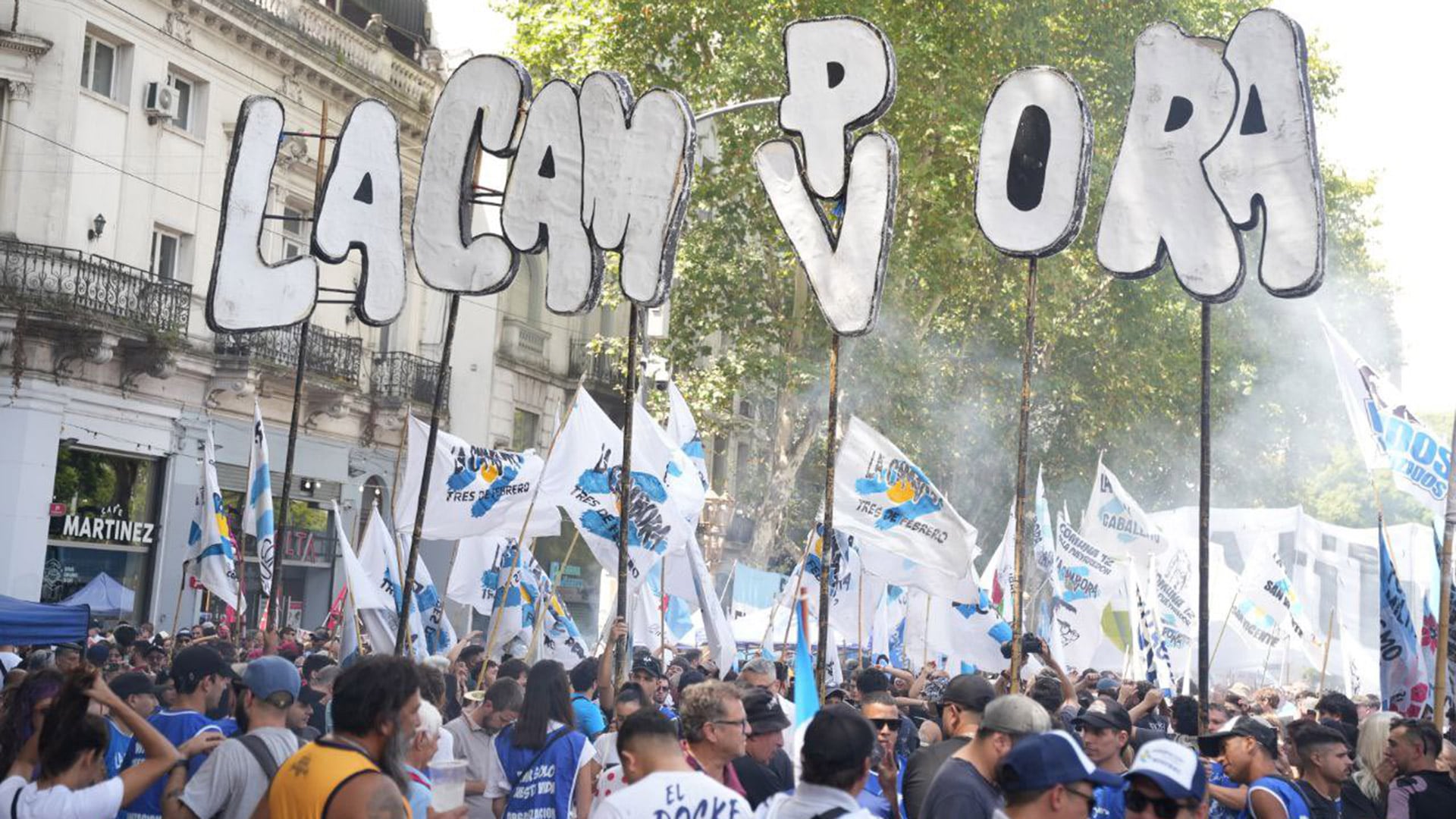 La Cámpora movió parte de su estructura hasta la movilización en el Congreso contra la reforma laboral